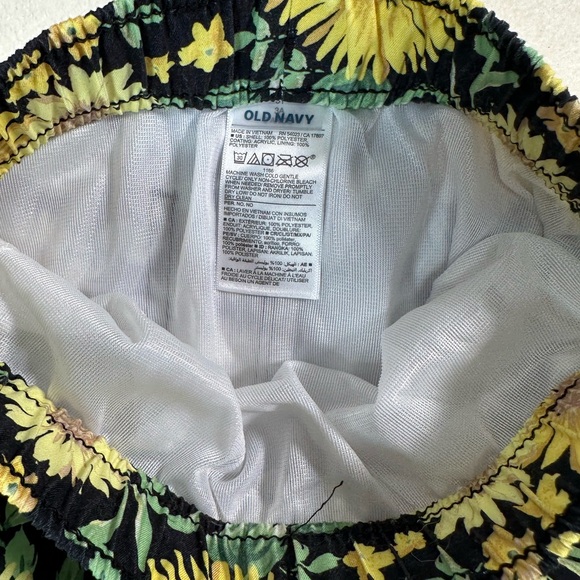 NWOT Old Navy Boys’ Floral Swim Trunks Size 3T - Picture 6 of 6